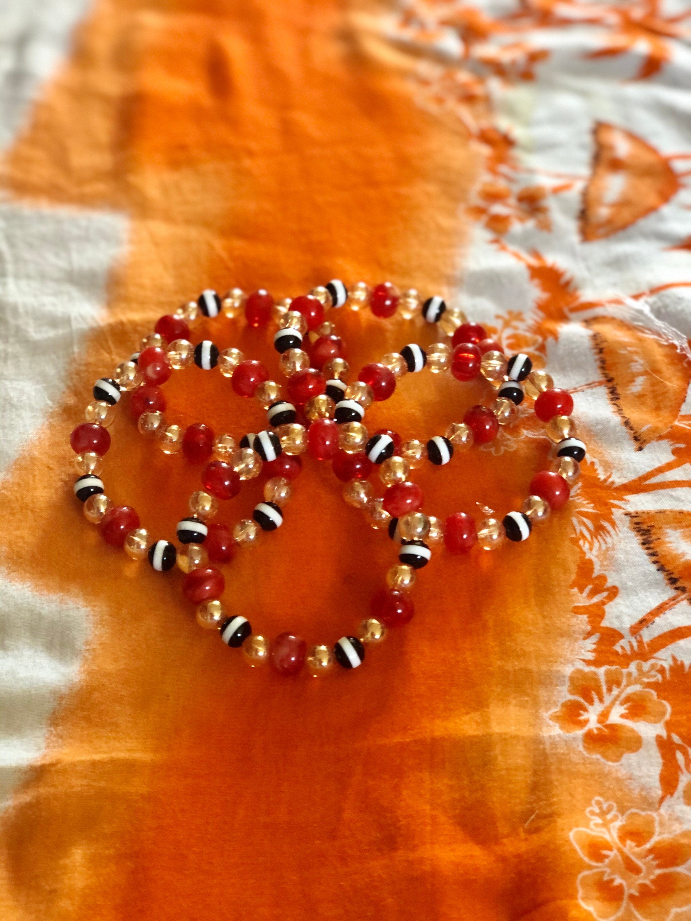 Traditional Beaded bracelet Red/Peach/Noir/White