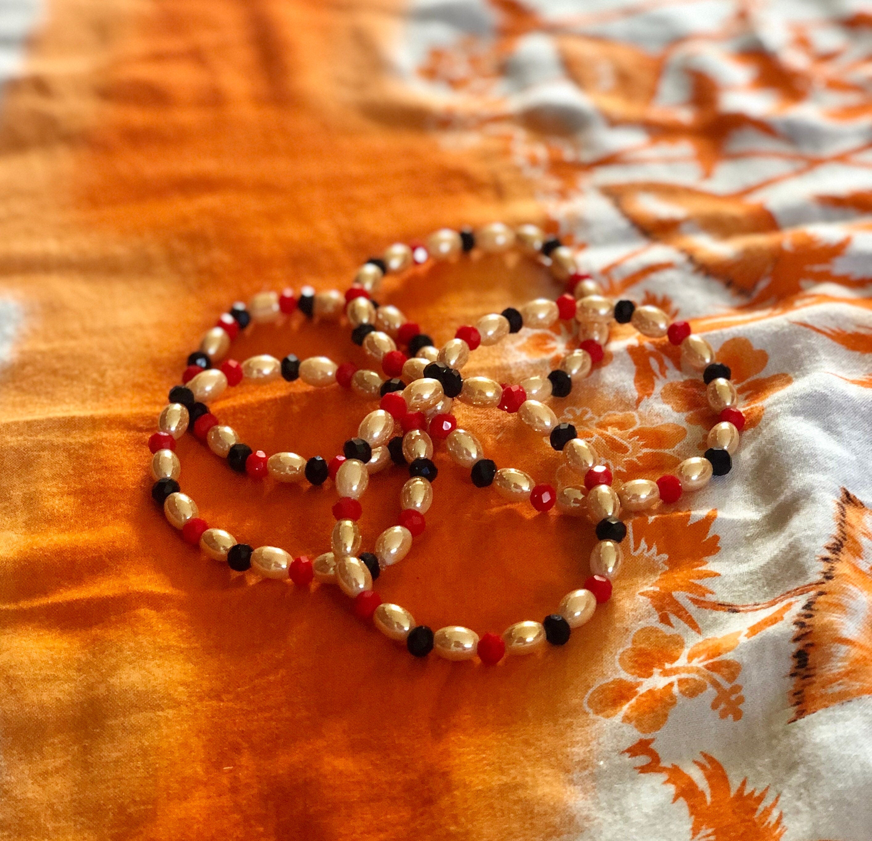 Traditional Beaded bracelet Red/Peach/Noir