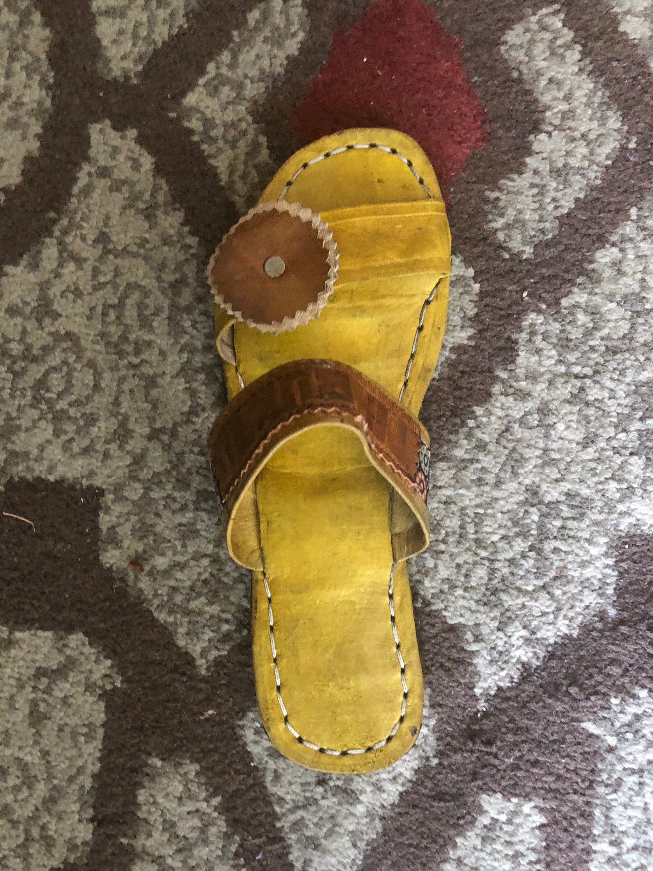 TRADITIONAL Women’s Size 7/7.5 Malian Dijon Yellow Sandals