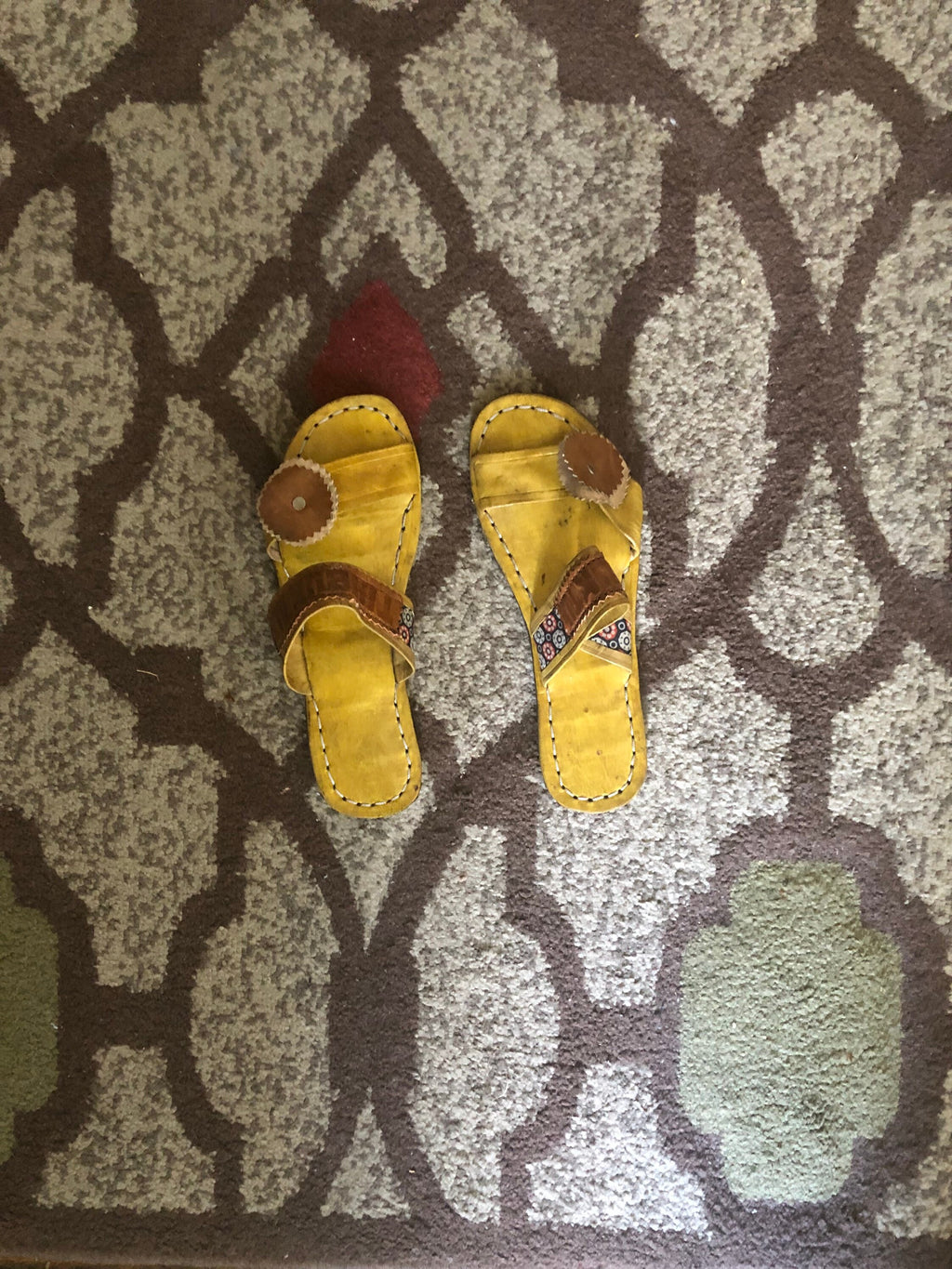 TRADITIONAL Women’s Size 7/7.5 Malian Dijon Yellow Sandals