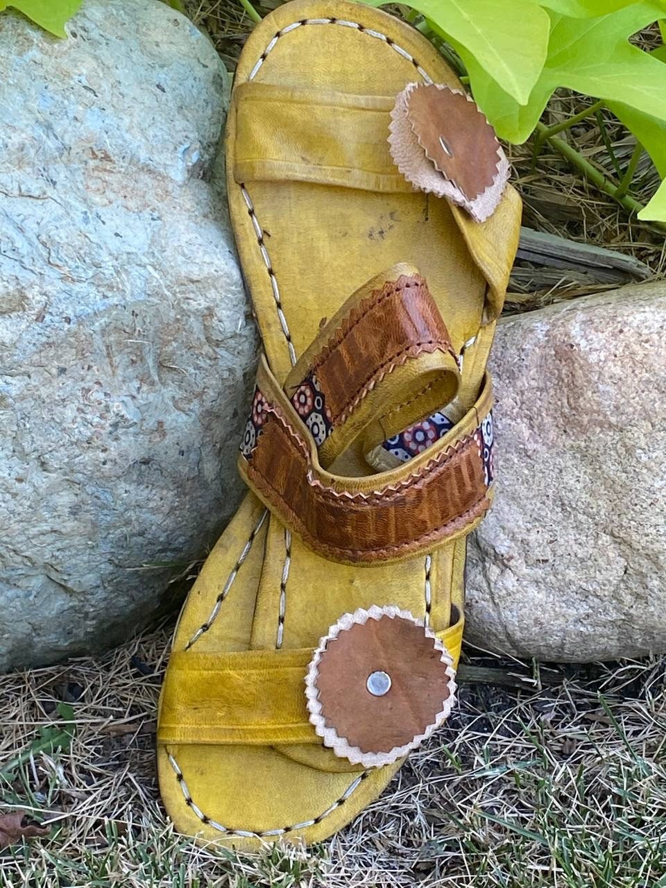 TRADITIONAL Women’s Size 7/7.5 Malian Dijon Yellow Sandals