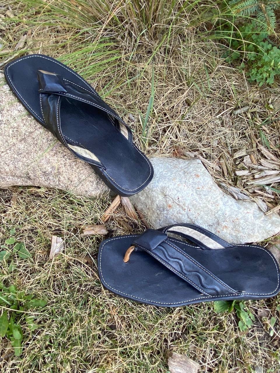 TRADITIONAL Men’s Size 11/11.5 Malian Black Sandals