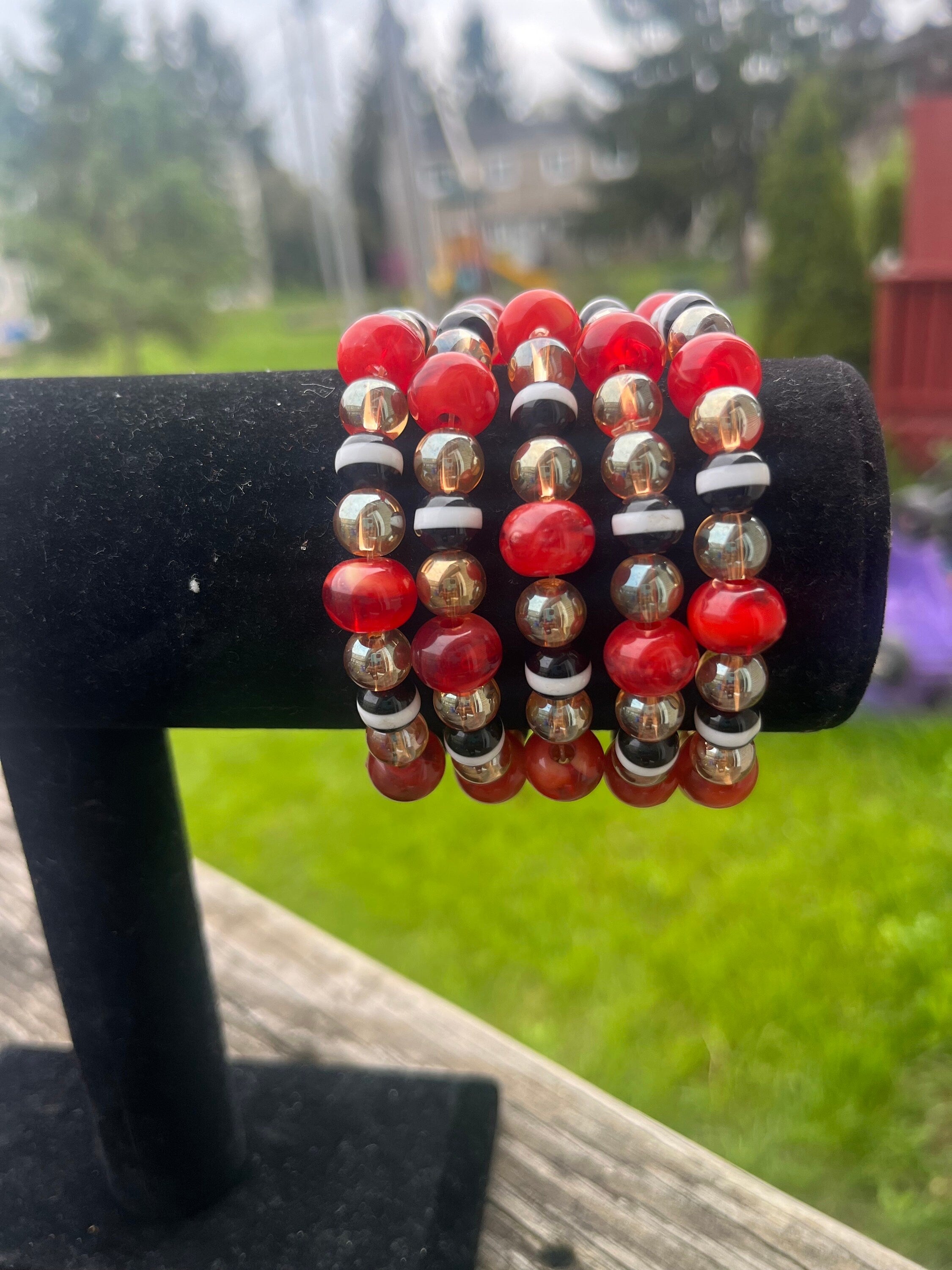 Traditional Beaded bracelet Red/Peach/Noir/White