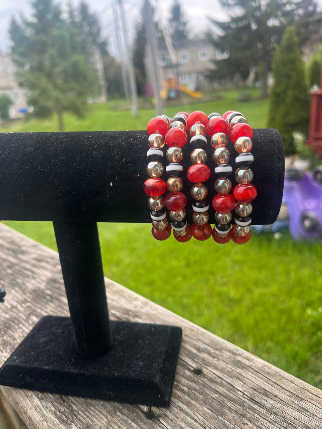 Traditional Beaded bracelet Red/Peach/Noir/White